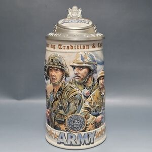 BUDWEISER CS357 HONORING TRADITION AND COURAGE SERIES ARMY LIDDED STEIN 1998